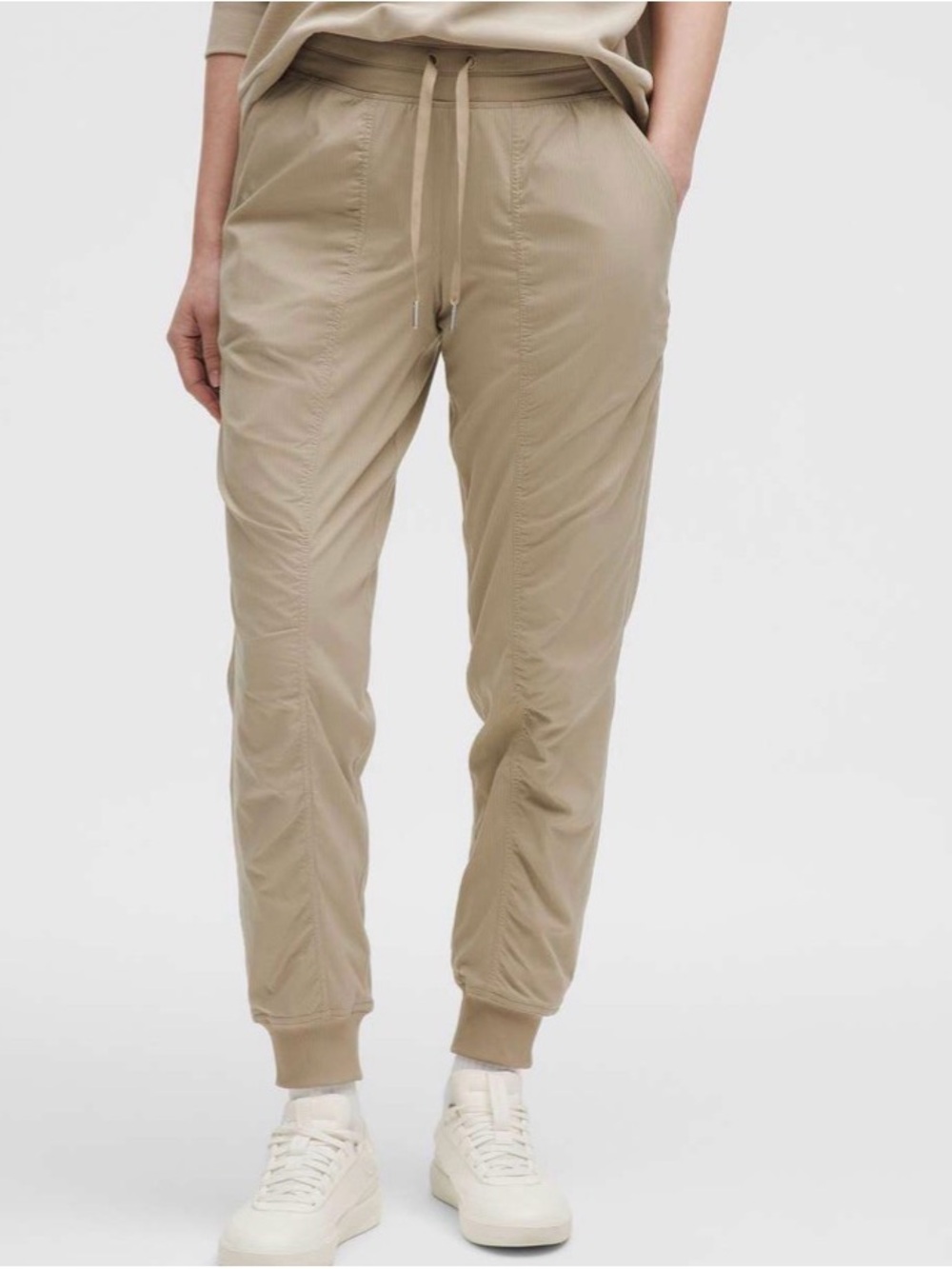 🍋LULULEMON🍋 Dance Studio Mid-Rise Jogger size 4